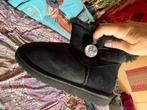 Ugg Bailey Button Bling Short maat 38 nu voor 110€, UGG, Zwart, Lage of Enkellaarzen, Ophalen of Verzenden