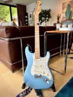 Fender Stratocaster American Elite Satin Ice Blue Metallic, Muziek en Instrumenten, Snaarinstrumenten | Gitaren | Elektrisch, Solid body