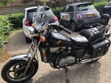 Honda VF 700 C Magna beschikbaar voor biedingen