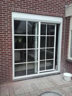 Schuifpuien in kunststof . Vakverdeling op/in het glas, Ophalen, Kunststof, 225 cm of meer, Nieuw