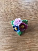 Porseleinen broche, heel mooi, Ophalen of Verzenden, Zo goed als nieuw, Minder dan 4 cm, Overige materialen