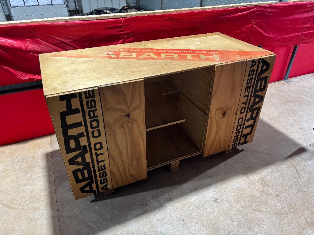 Uniek Abarth Bureau met kast!, Ophalen of Verzenden, Gebruikt