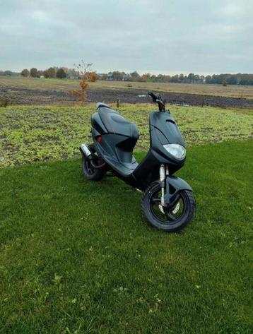 Peugeot vivacity 70 cc geel kenteken beschikbaar voor biedingen