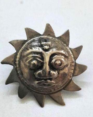 Surya, vintage zilveren broche, zonnegod (5489) beschikbaar voor biedingen