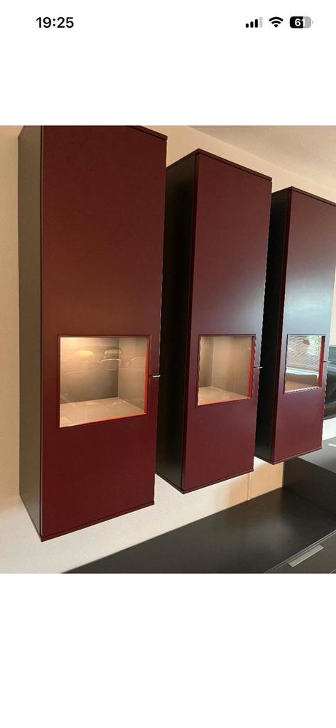 Musterring vitrinekasten (Kara Frame), Huis en Inrichting, Kasten | Vitrinekasten, Zo goed als nieuw, 100 tot 150 cm, Minder dan 50 cm