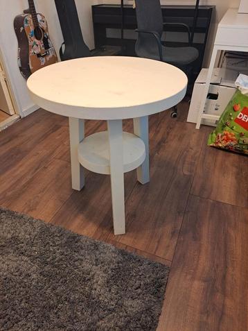 ronde tafel 64 cm beschikbaar voor biedingen