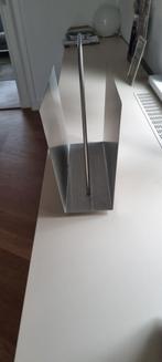 Mooie tijdschriftenhouder - geborsteld metaal. Studio Eldik, Huis en Inrichting, Woonaccessoires | Krantenbakken en Lectuurbakken