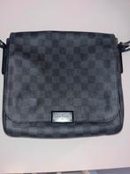 Louis Vuitton District PM Messenger Bag, Ophalen, Zo goed als nieuw, Zwart