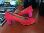 gabor suède pumps rood met roze hak 7,5, Kleding | Dames, Schoenen, Ophalen of Verzenden, Nieuw, Rood