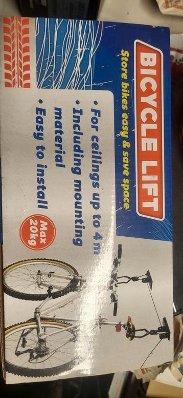 Fietslift - Ruimtebesparend en gemakkelijk! beschikbaar voor biedingen