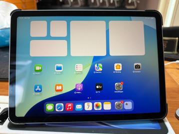 11" iPad Air 128 gb 6e generatie met kras op scherm  beschikbaar voor biedingen