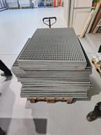 metalen rooster roosters metaal 24st 120 x 120  6st 90 x 145, Doe-het-zelf en Verbouw, Metalen, Ophalen, Zo goed als nieuw, IJzer