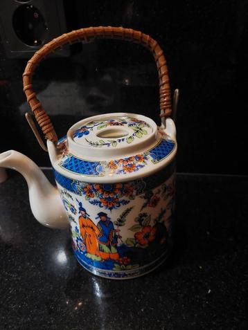 Chinees theepotje 14cm beschikbaar voor biedingen