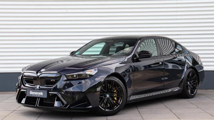 BMW M5 Sedan | M Drivers Package | Keramisch | Panorama dak, Auto's, BMW, Bedrijf, Te koop, 5-Serie, 360° camera, 4x4, ABS, Achteruitrijcamera