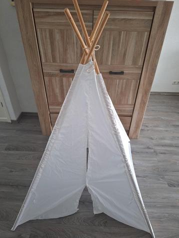 Tippie tent, zo goed als nieuw! beschikbaar voor biedingen