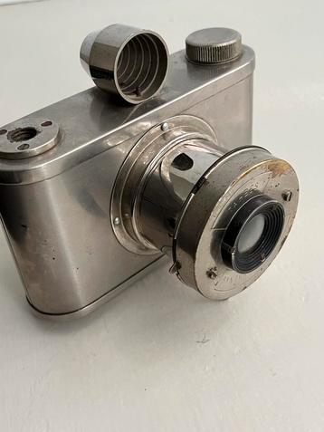 Tahbes Synchro camera, 1948 1e model beschikbaar voor biedingen