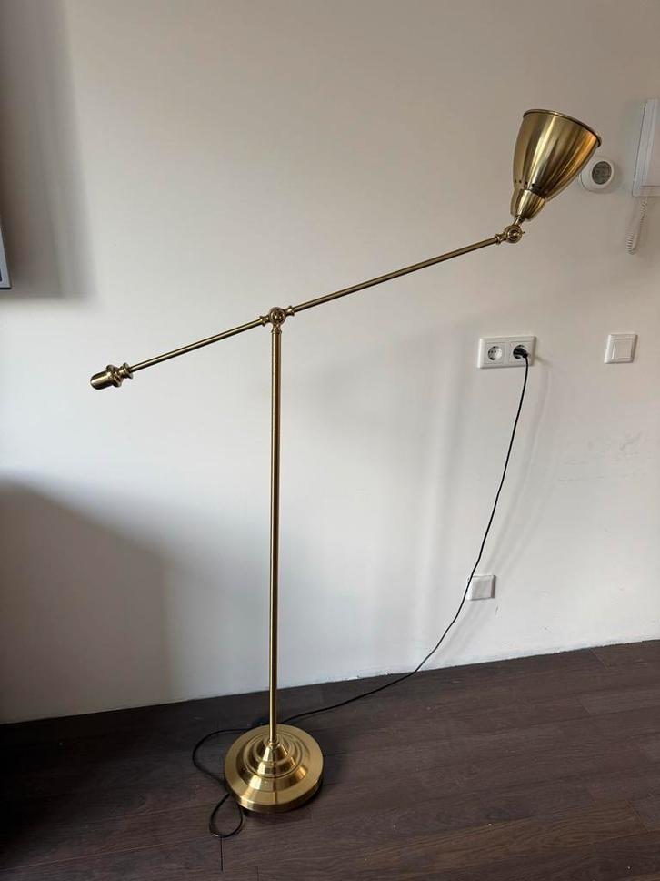 Gouden Staande Lamp - Zo Goed Als Nieuw, Huis en Inrichting, Lampen | Vloerlampen, Zo goed als nieuw, 100 tot 150 cm, Metaal, Ophalen