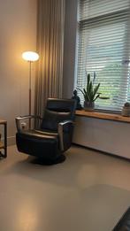 Zwarte leren draaistoel, Ophalen, Minder dan 75 cm, Leer, Zo goed als nieuw