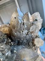 Kathedraalkwarts met pyriet, Verzamelen, Mineralen en Fossielen, Ophalen of Verzenden