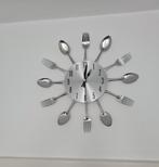 Leuke Keukenklok met Bestek rondom., Huis en Inrichting, Woonaccessoires | Klokken, Ophalen of Verzenden, Zo goed als nieuw, Analoog