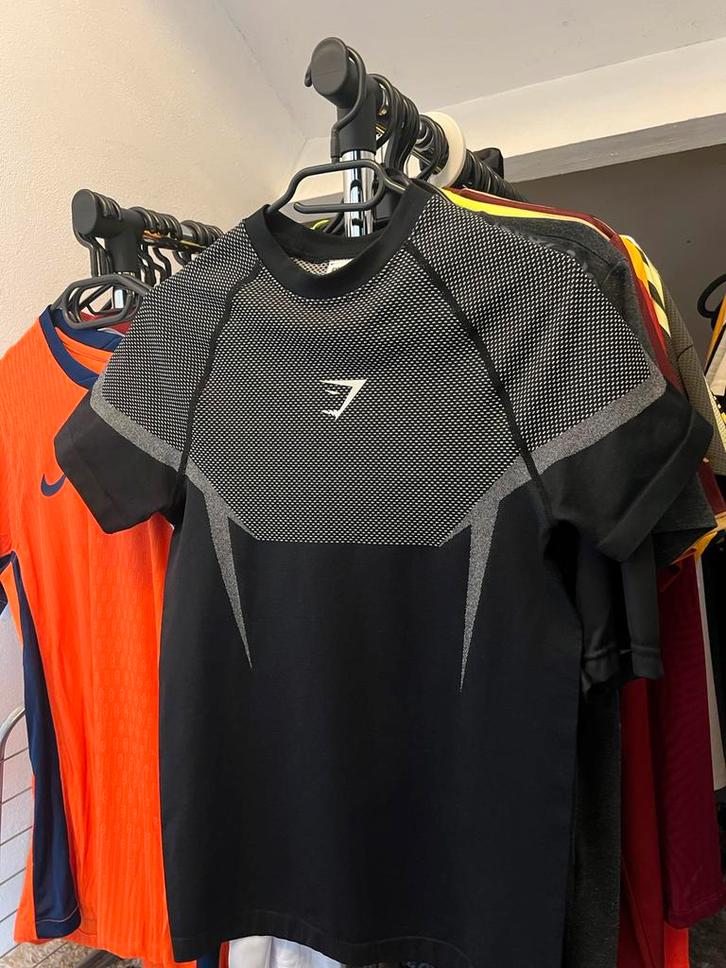 Gymshark Onyx V5 shortsleeve – maat M Grijs, Kleding | Heren, Sportkleding, Nieuw, Fitness, Maat 48/50 (M), Grijs, Ophalen of Verzenden