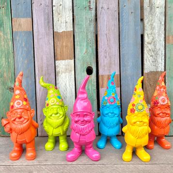 Geklwurde kabouters kabouter beeldjes met bloemetjes mutsen beschikbaar voor biedingen
