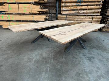 Boomstamtafel eikenhout Ambachtelijk maatwerk boomstam  beschikbaar voor biedingen