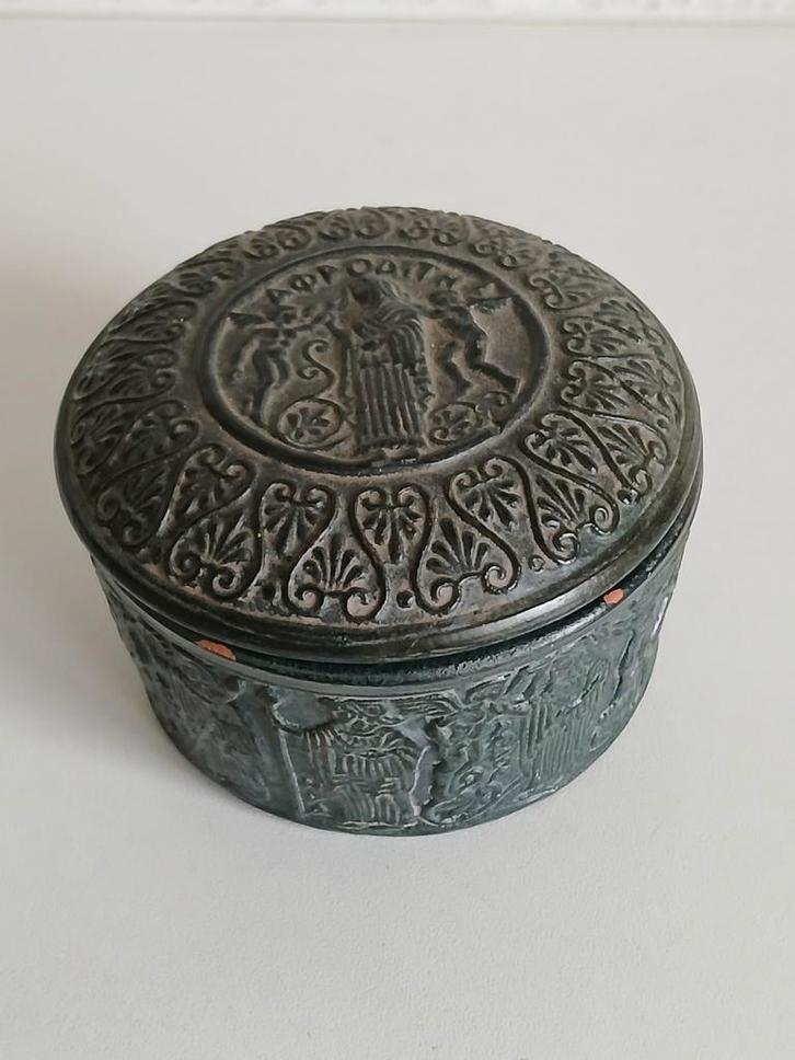 Antieke sieradendoos met Griekse motieven, Antiek en Kunst, Antiek | Keramiek en Aardewerk, Ophalen of Verzenden