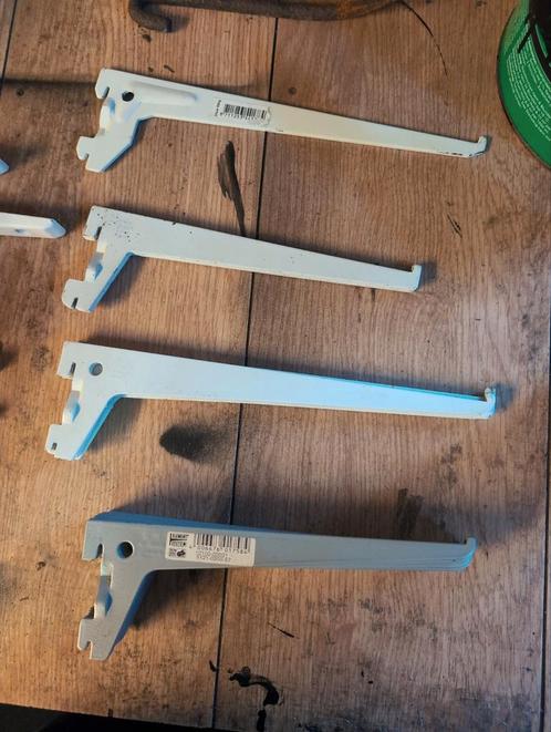 24 stuks Planken dragers, Doe-het-zelf en Verbouw, IJzerwaren en Bevestigingsmiddelen, Gebruikt, Overige typen, Ophalen
