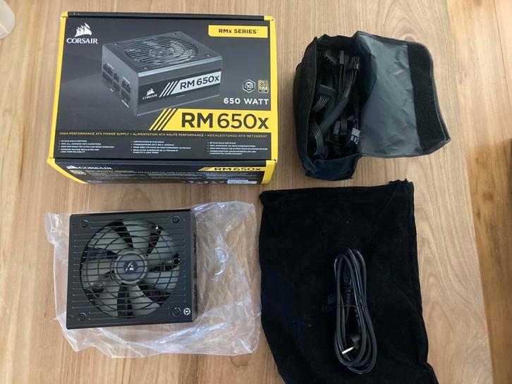 RM 650x [Nooit gebruikt!], Computers en Software, Interne voedingen, Zo goed als nieuw, Ophalen of Verzenden