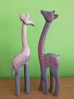 Houten bewerkte giraffen, 40 cm. hoog., Verzamelen, Beelden en Beeldjes, Ophalen of Verzenden, Zo goed als nieuw, Dier
