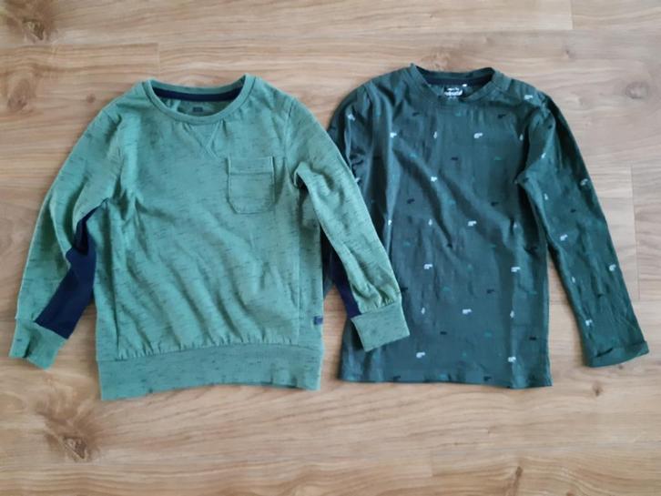 2 groene longsleeves maat 98 (WE en Prenatal), Kinderen en Baby's, Kinderkleding | Maat 98, Zo goed als nieuw, Jongen, Shirt of Longsleeve