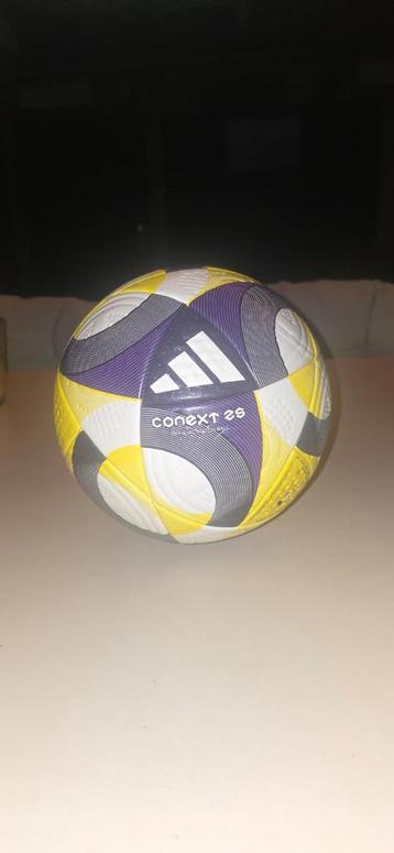 Adidas bal beschikbaar voor biedingen