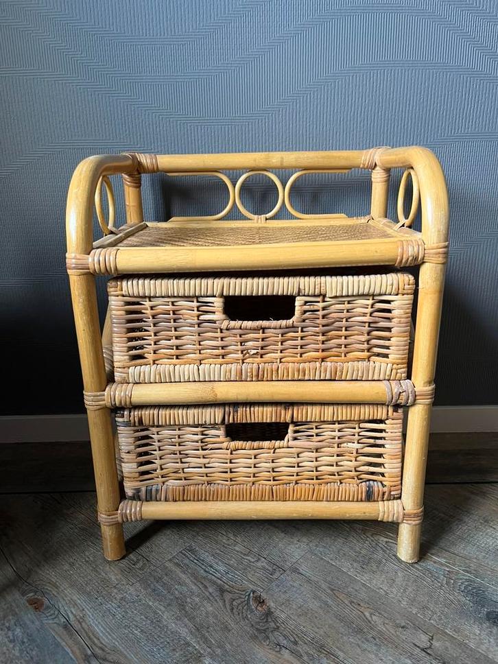 Bamboe nachtkastje met twee lades, Huis en Inrichting, Kasten | Ladekasten, Zo goed als nieuw, Minder dan 100 cm, Minder dan 50 cm