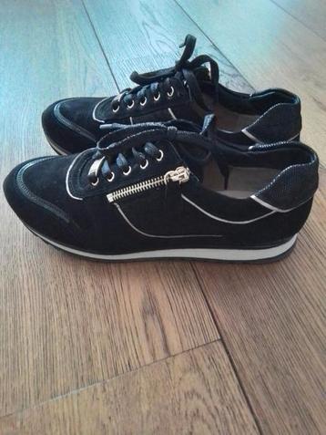 Nieuwe zwarte Hassia sneakers, maat 7 beschikbaar voor biedingen