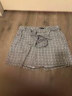 Nieuwe Korte broek lady day maat l bewerkt, Kleding | Dames, Broeken en Pantalons, Kort, Zwart, Maat 42/44 (L), Nieuw