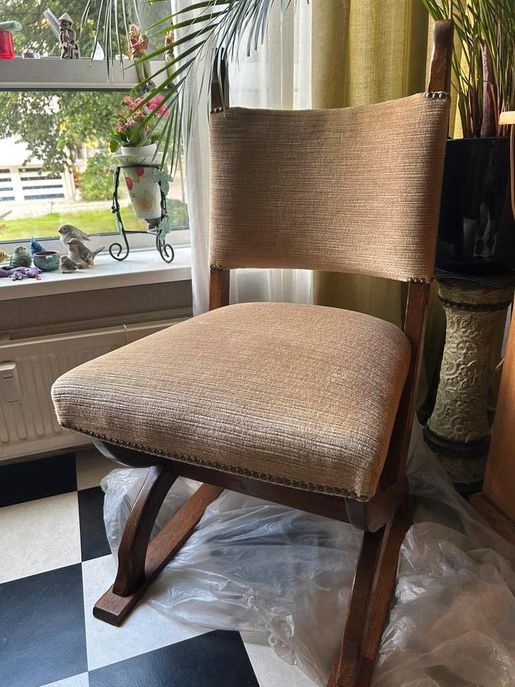 2 Vintage bijzondere kloosterstoelen, opnieuw gestoffeerd, Antiek en Kunst, Antiek | Meubels | Stoelen en Banken, Ophalen of Verzenden
