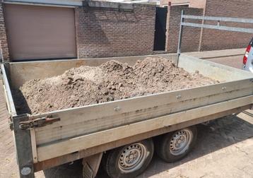 3 kuub zwart zand + gratis bezorging Zwarte aarde. Tuinaarde beschikbaar voor biedingen