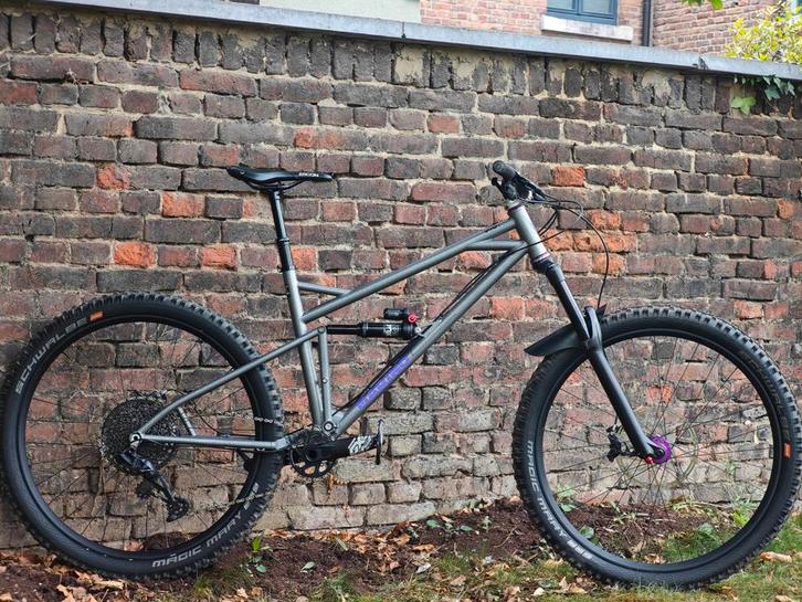 Marino Bikes Custom Steel Full-Suspension
MTB - Reynolds 72, Fietsen en Brommers, Fietsen | Mountainbikes en ATB, Zo goed als nieuw
