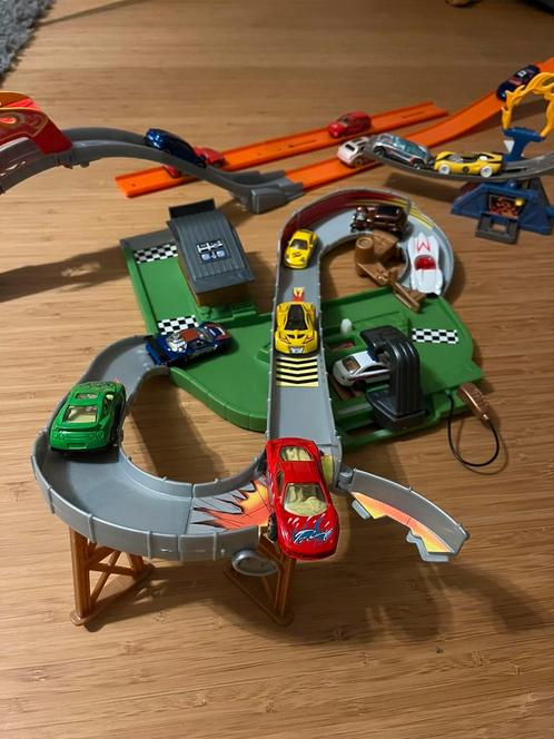 Raceauto’s met parcours, Kinderen en Baby's, Speelgoed | Racebanen, Zo goed als nieuw, Handmatig, Hot Wheels, Zelf te bouwen, Ophalen of Verzenden