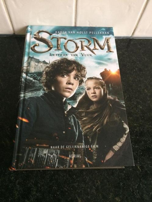 Karen van Holst - Storm letters van Vuur ZGAN!, Boeken, Kinderboeken | Jeugd | 10 tot 12 jaar, Zo goed als nieuw, Ophalen of Verzenden