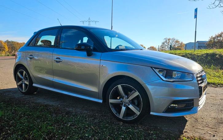 Audi A1 1.0 Tfsi 5-deurs 95pk 2016 zilve/zwart 5-deurs, Auto's, Audi, Particulier, A1, Airbags, Airconditioning, Bluetooth, Centrale vergrendeling