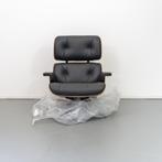 2x Vitra Eames Lounge Chair & Ottoman Noten - Chroom/Zwart, Niet ingevuld, Niet ingevuld, Nieuw, 75 tot 100 cm