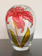 Vaas met bloemdecoratie, Antiek en Kunst, Antiek | Glas en Kristal, Ophalen of Verzenden