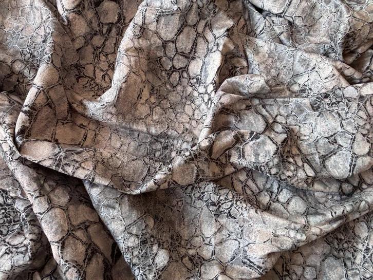 Showbaan gordijn 50 x 262 cm - lap stof - grijs zilver zwart, Huis en Inrichting, Stoffering | Gordijnen en Lamellen, Zo goed als nieuw