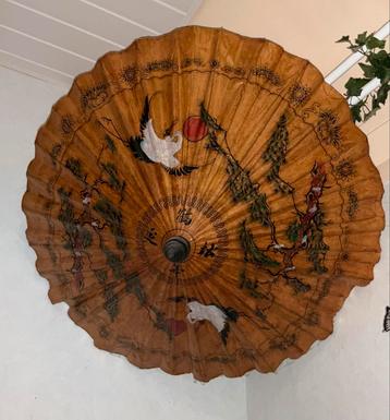 Vintage Aziatische Parasol met Kraanvogels beschikbaar voor biedingen