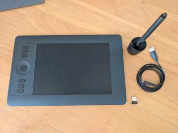 Wecom Intuos Pro Small tekentablet. €49,- beschikbaar voor biedingen