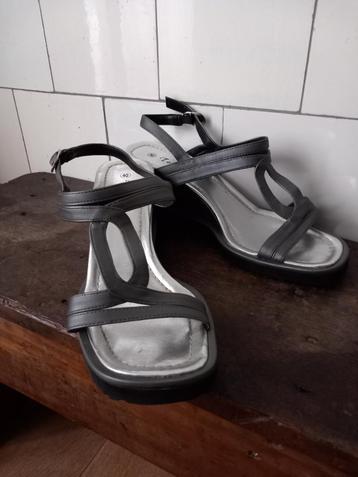 mooie vintage zomer schoenen sleehak, toscania maat 40 nieuw beschikbaar voor biedingen