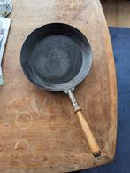 Gietijzeren pan 25cm, Ophalen of Verzenden, Gebruikt, Gietijzer, Koekenpan of Braadpan