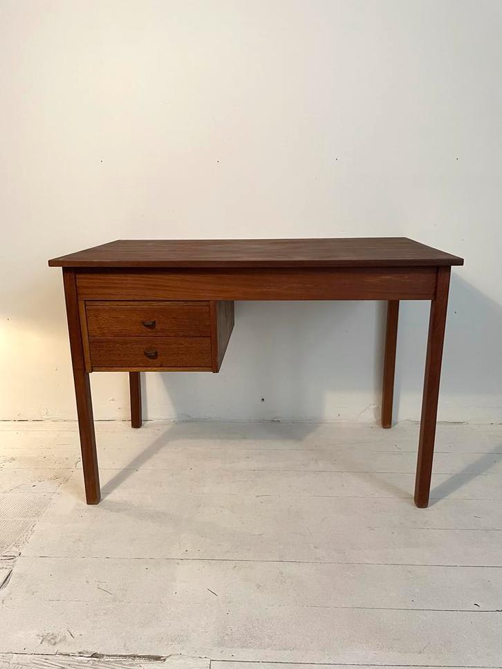 Deense Vintage Houten Bureau met Lades, Huis en Inrichting, Bureaus, Gebruikt, Bureau, Ophalen
